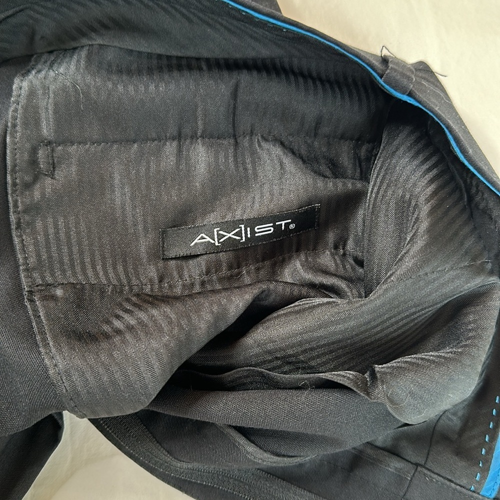 Axist men’s black dress pants in GREAT CONDITION. Size 33 x 30 - Picture 7 of 8